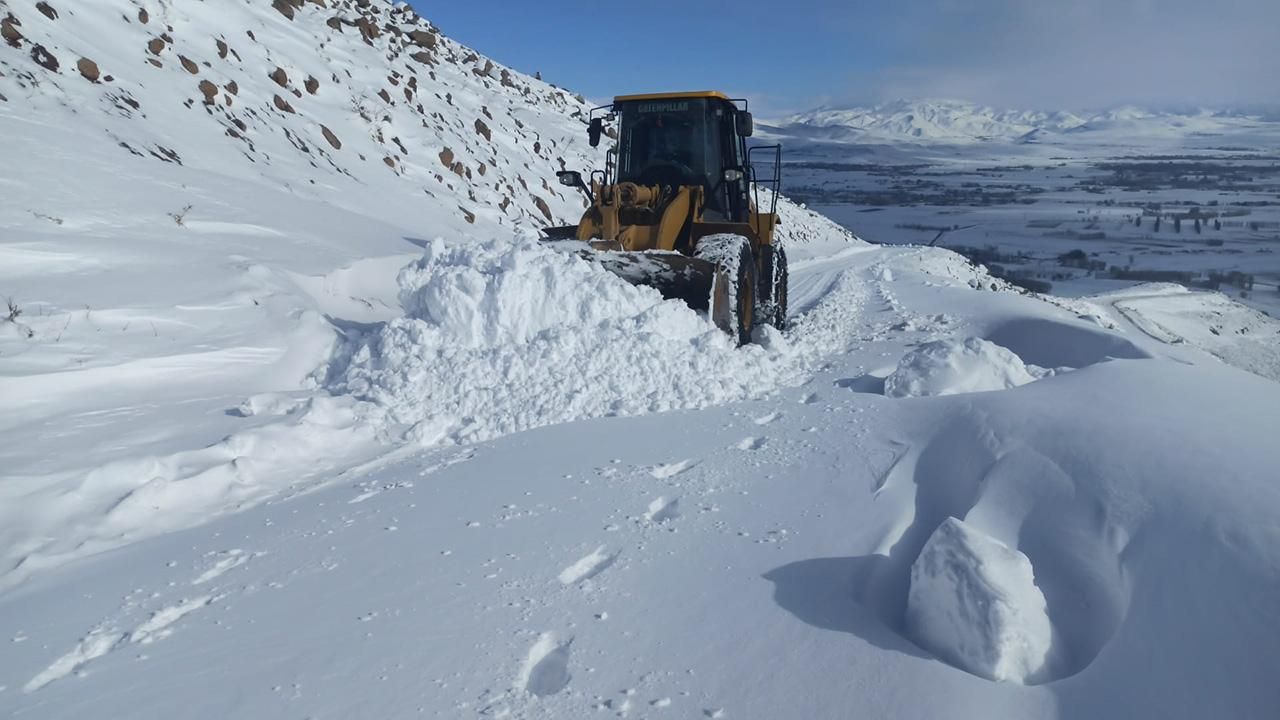 Giresun ve Artvin'de Kar Nedeniyle 29 Köy Yolu Ulaşıma Kapalı