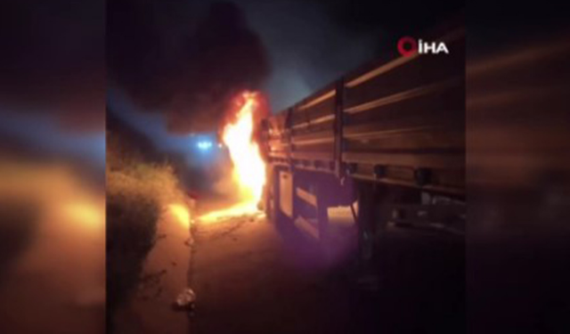 Eyüpsultan'da Kuzey Marmara Otoyolu'nda tırdan alevler yükseldi