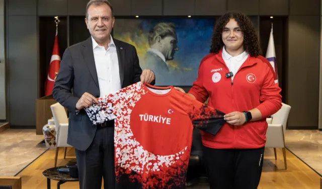 Dünya 2.’si kır çiçeği Nidanur’dan Başkan Seçer’e ziyaret