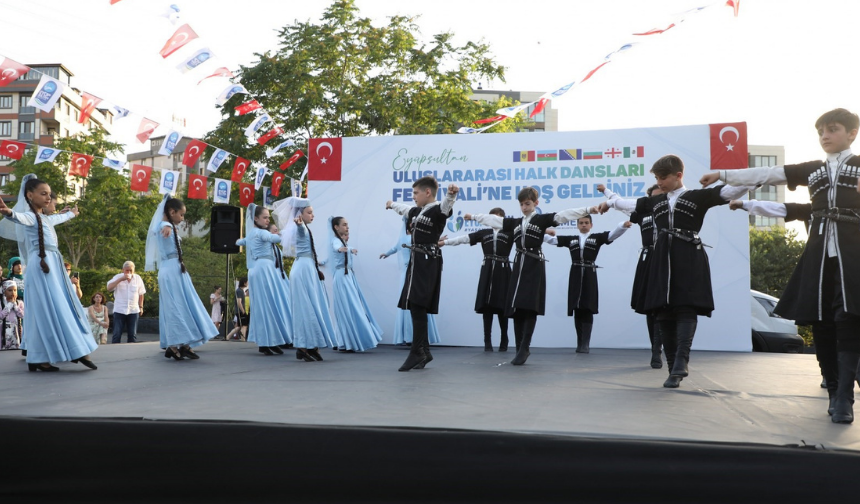 Eyüpsultan'da Uluslararası Halk Dansları Festivali