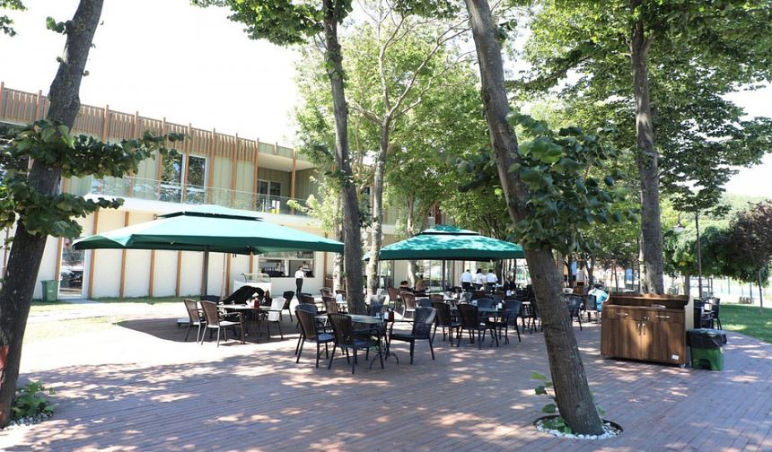 Osmanlı Park Sosyal Tesisi yeni yüzüyle vatandaşlara hizmet veriyor.